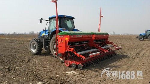 国产马奇斯奥播种机视频,高效播种，助力农业现代化